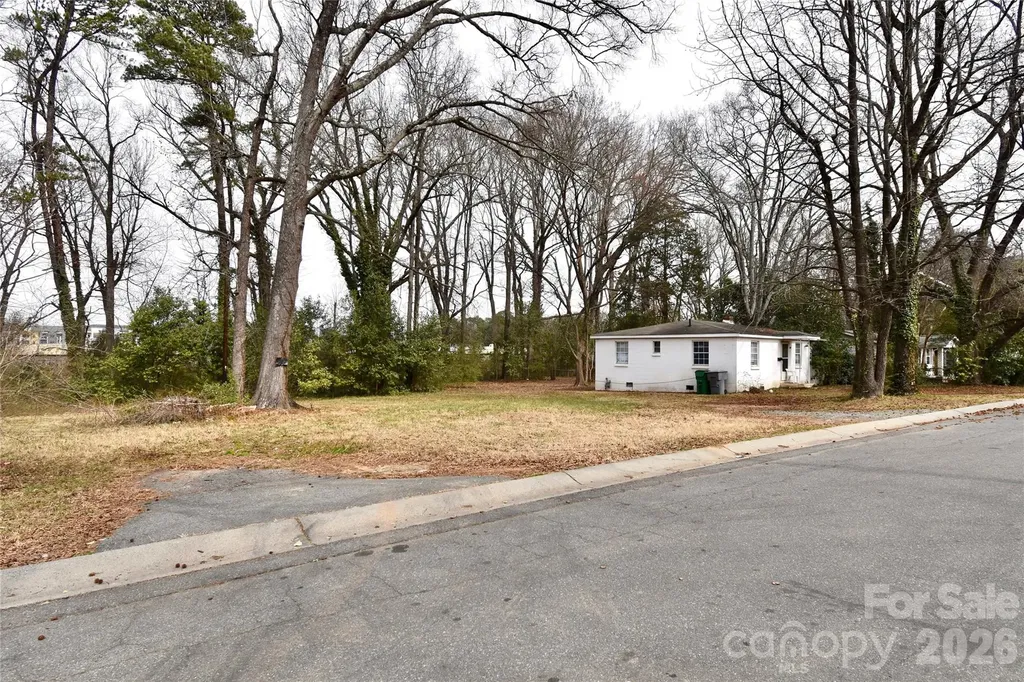 4117 Bearwood Avenue Charlotte NC 28205