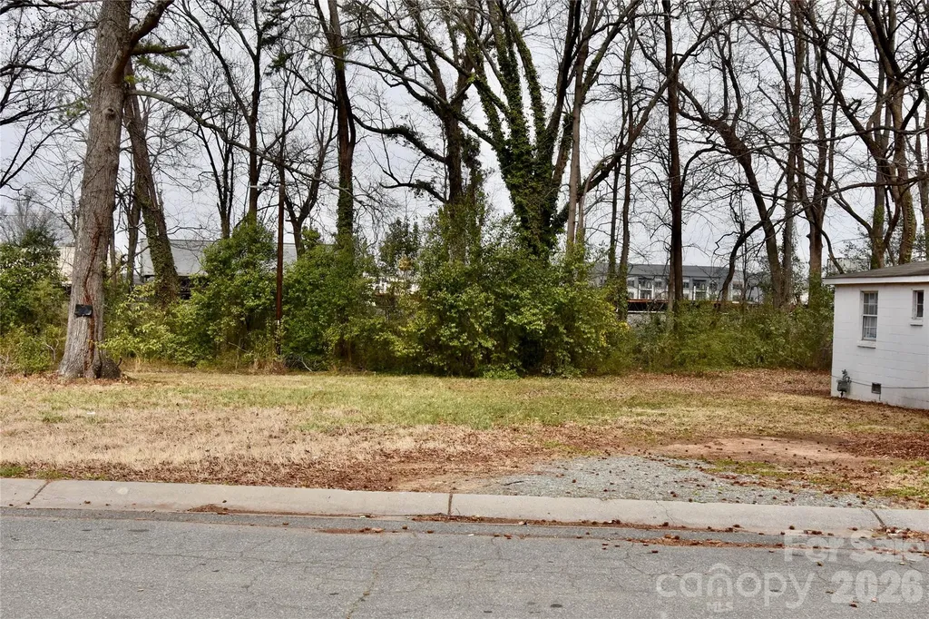 4117 Bearwood Avenue Charlotte NC 28205