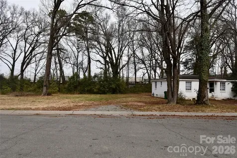 4117 Bearwood Avenue Charlotte NC 28205