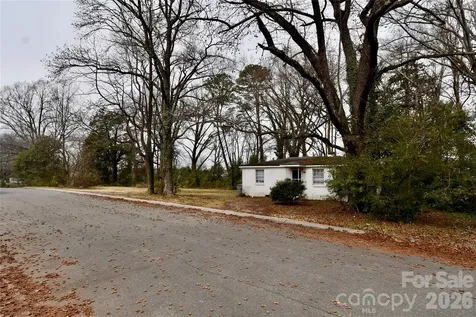 4117 Bearwood Avenue Charlotte NC 28205