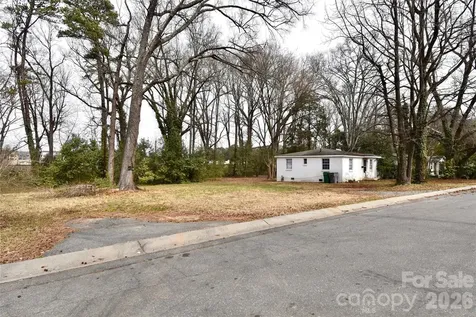 4117 Bearwood Avenue Charlotte NC 28205