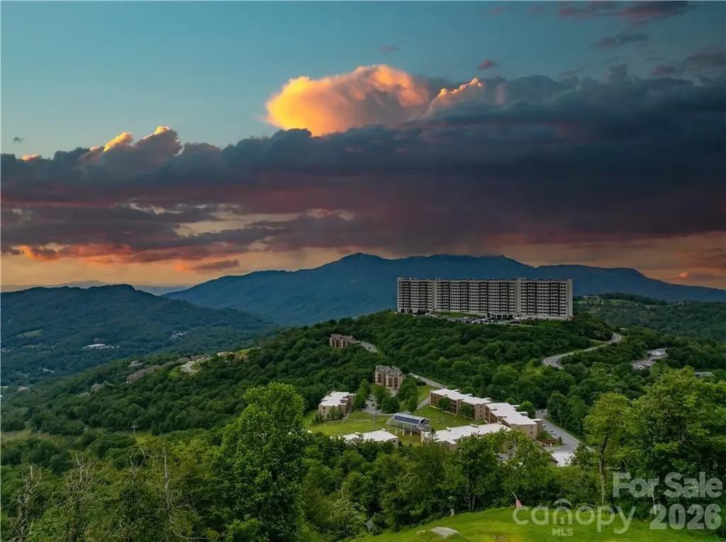 303 Sugar Top Drive Sugar Mountain NC 28604
