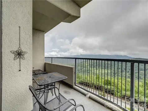 303 Sugar Top Drive Sugar Mountain NC 28604