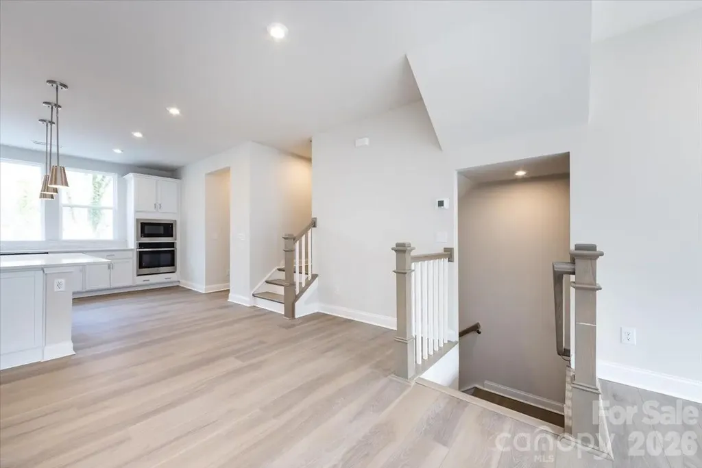 909 Archway Lane Charlotte NC 28217