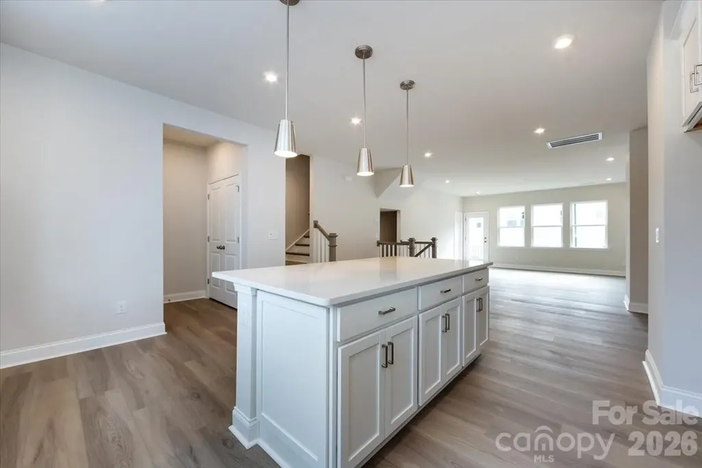 909 Archway Lane Charlotte NC 28217