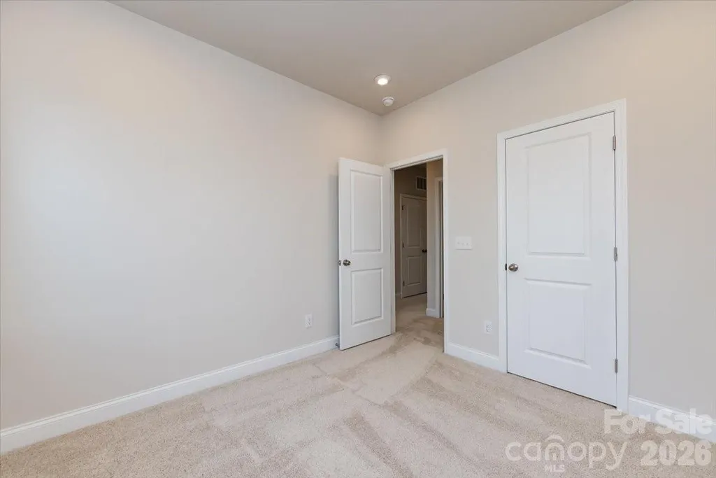 909 Archway Lane Charlotte NC 28217