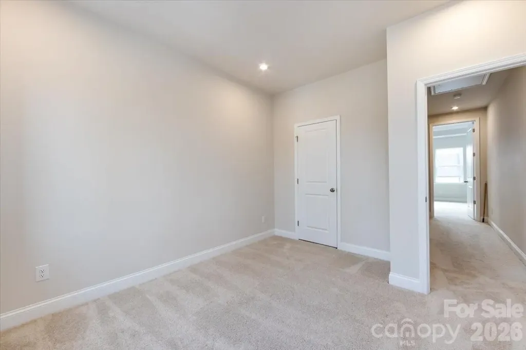 909 Archway Lane Charlotte NC 28217