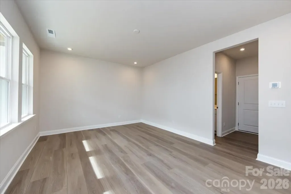 909 Archway Lane Charlotte NC 28217