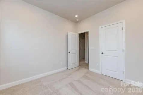 909 Archway Lane Charlotte NC 28217