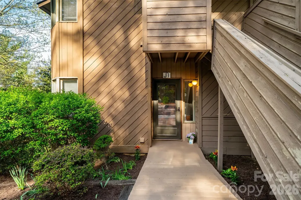 305 Piney Mountain Drive Asheville NC 28805