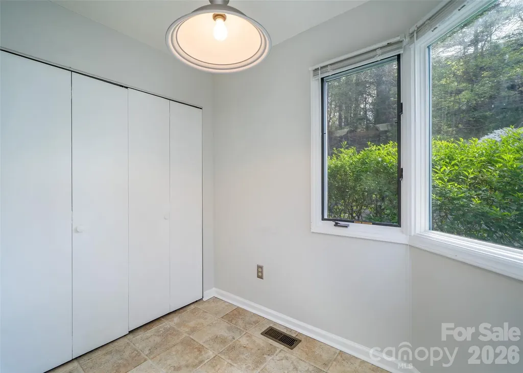 305 Piney Mountain Drive Asheville NC 28805