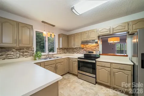 305 Piney Mountain Drive Asheville NC 28805