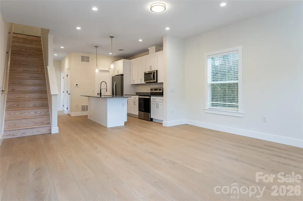 4 Wyndom Lane Asheville NC 28805