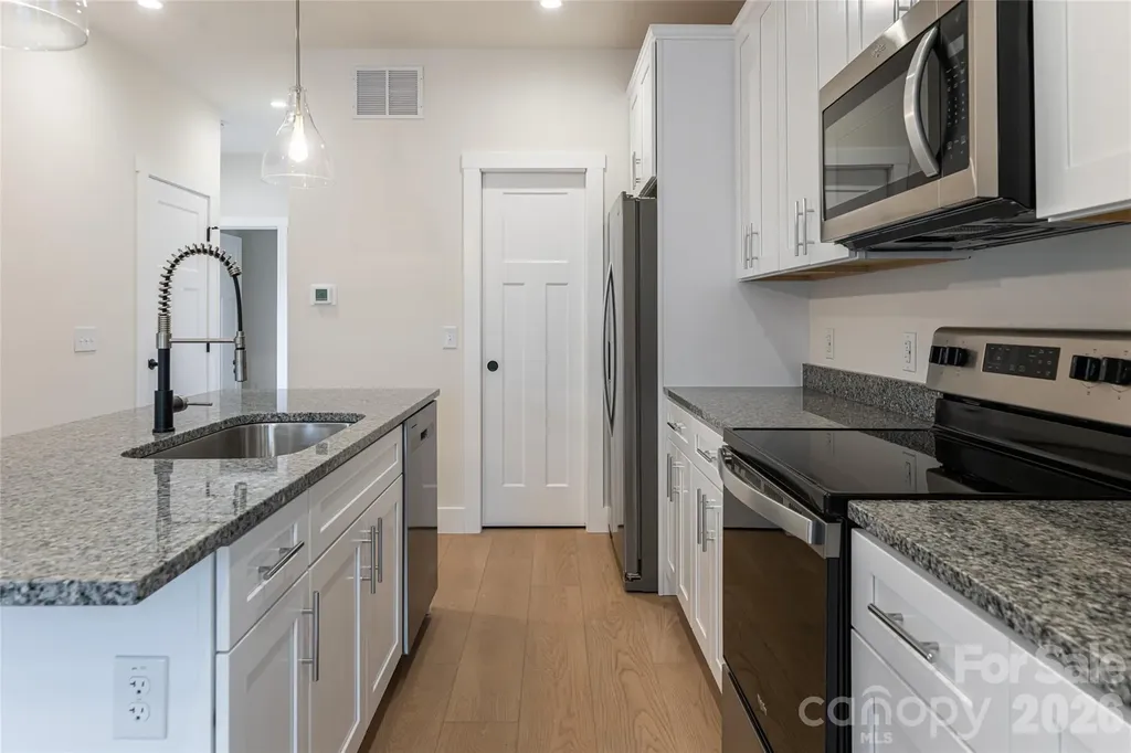 4 Wyndom Lane Asheville NC 28805