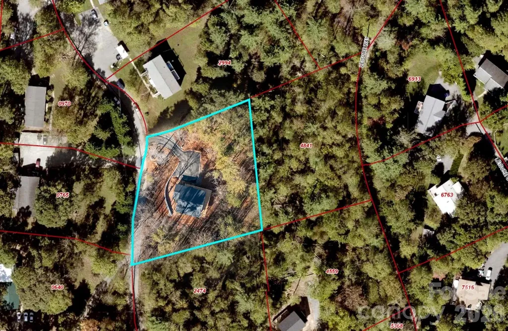 22 Deep Woods Road Weaverville NC 28787