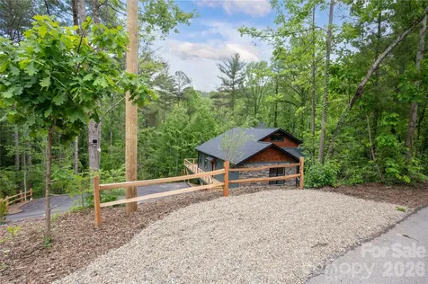 22 Deep Woods Road Weaverville NC 28787