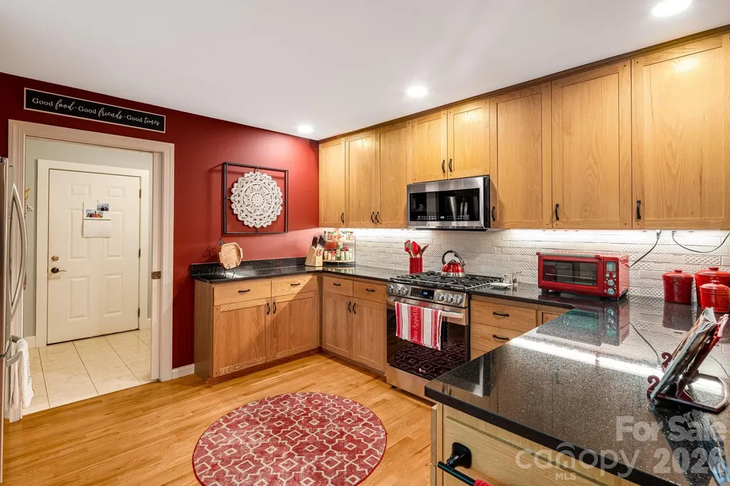 5584 Spring Road Hendersonville NC 28739