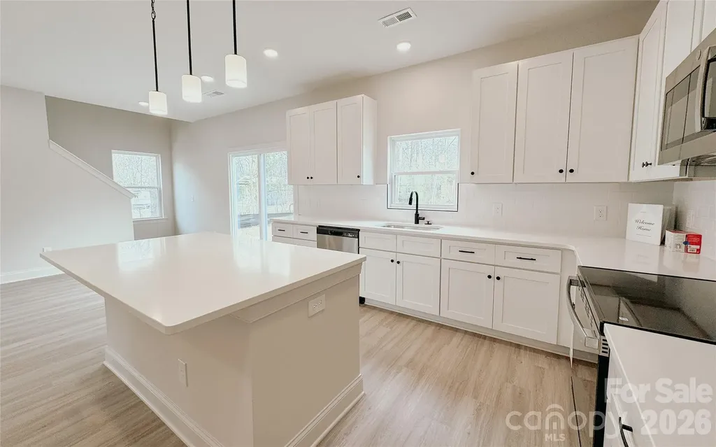 304 Woodside Drive Harrisburg NC 28075