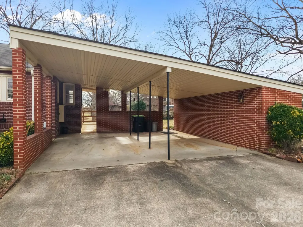 911 N Long Es Street Salisbury NC 28144