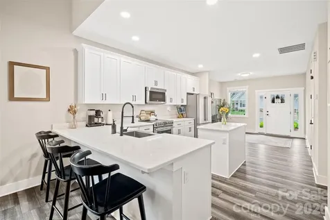 12 S Christie Court Fletcher NC 28732