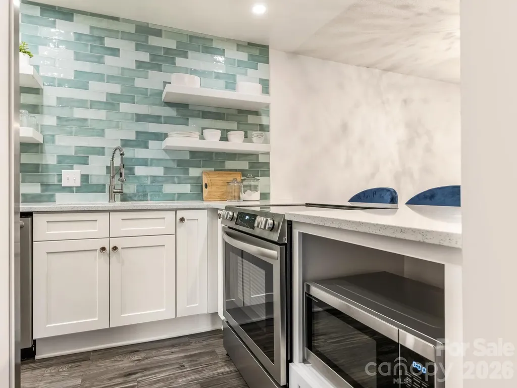 1612 Sharon Road W Charlotte NC 28210