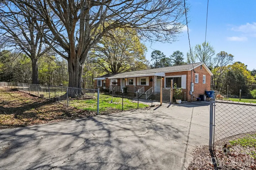 139 Blackburn Drive Grover NC 28073