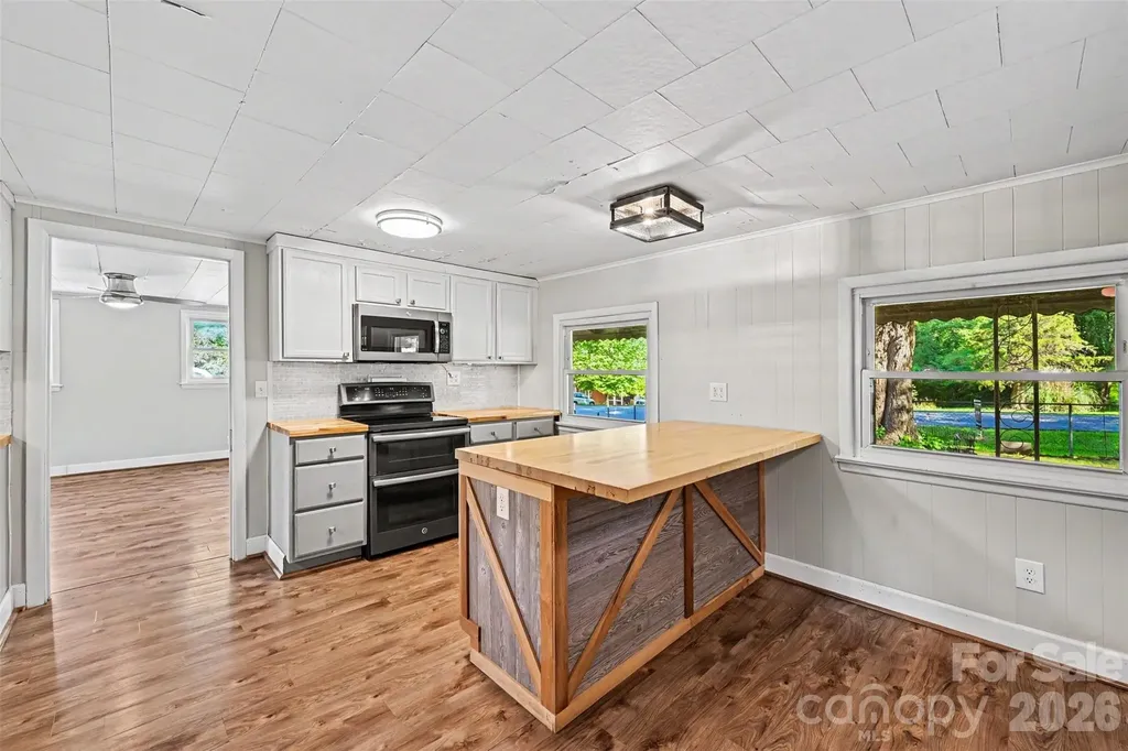 139 Blackburn Drive Grover NC 28073