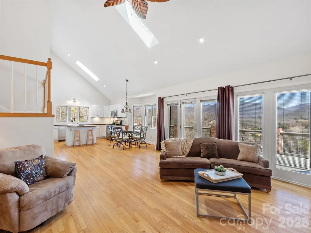 126 Hillcrest Drive Barnardsville NC 28709