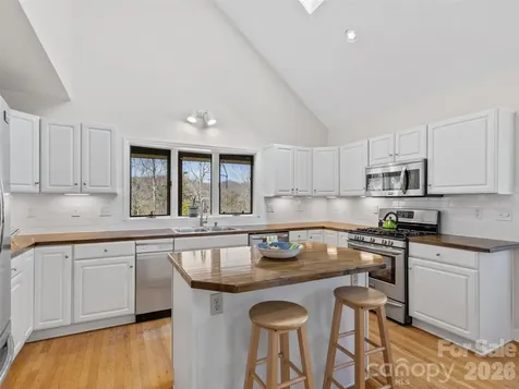 126 Hillcrest Drive Barnardsville NC 28709