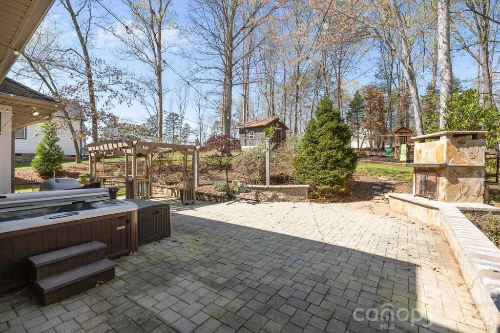 184 High Lake Drive Statesville NC 28677