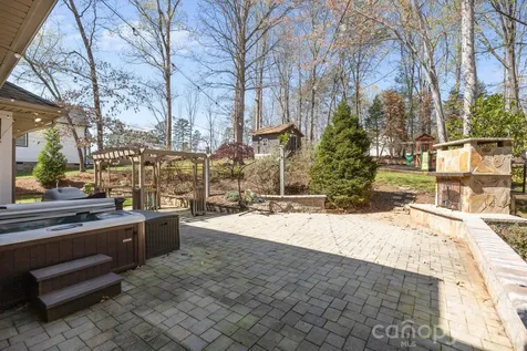 184 High Lake Drive Statesville NC 28677