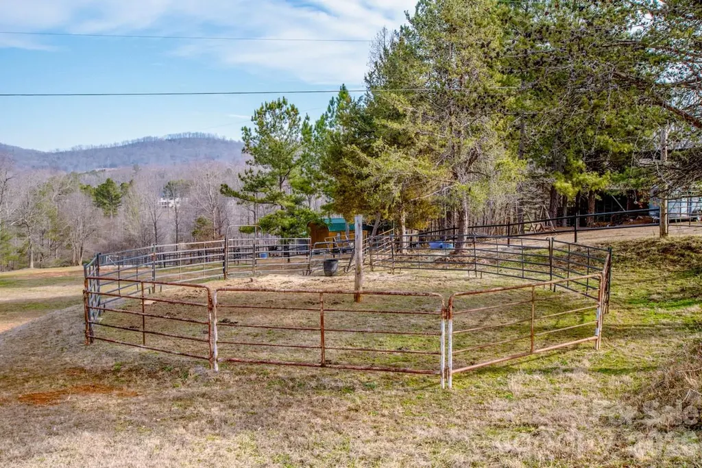 508 Liles Lane Hiddenite NC 28636
