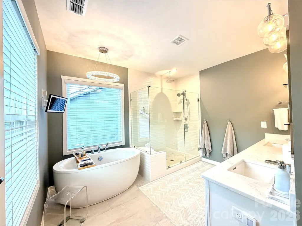 5212 Glenwalk Drive Charlotte NC 28269