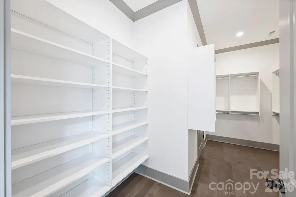 8159 Fairview Road Charlotte NC 28226