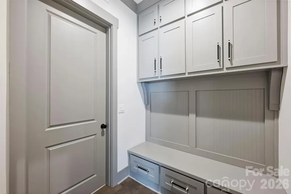 8159 Fairview Road Charlotte NC 28226