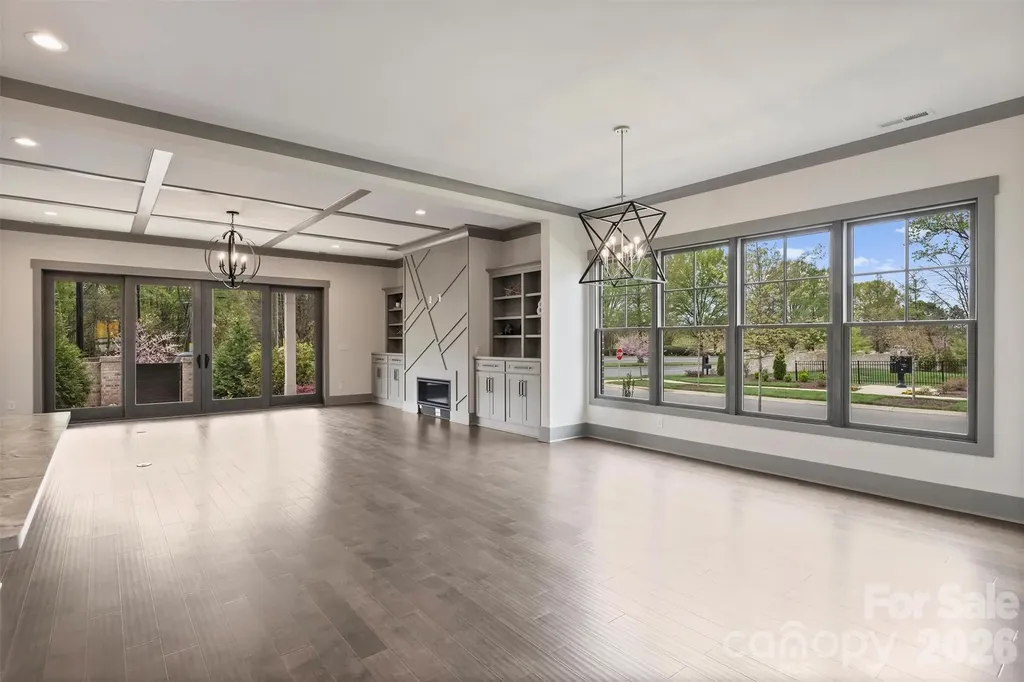 8159 Fairview Road Charlotte NC 28226