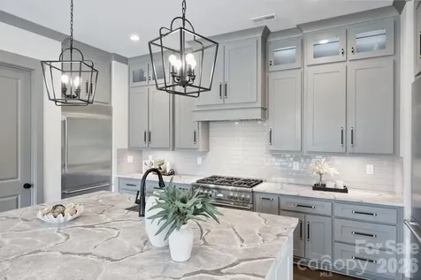 8159 Fairview Road Charlotte NC 28226