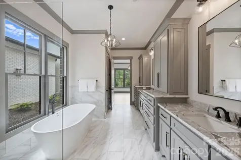 8159 Fairview Road Charlotte NC 28226