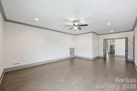 8159 Fairview Road Charlotte NC 28226