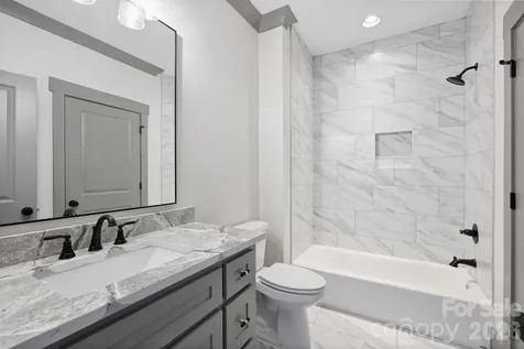 8159 Fairview Road Charlotte NC 28226