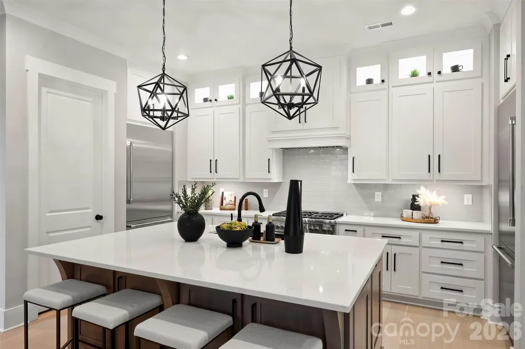8163 Fairview Road Charlotte NC 28226