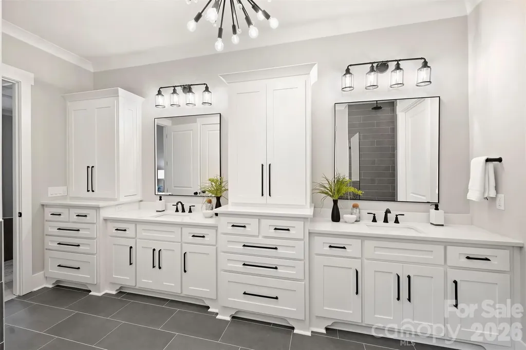 8163 Fairview Road Charlotte NC 28226