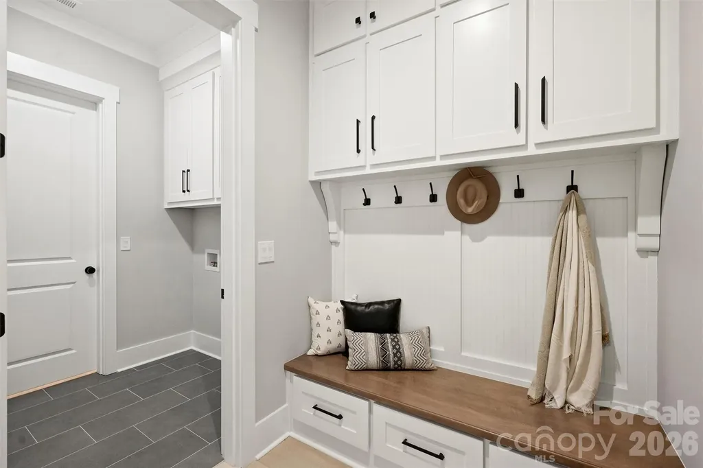 8163 Fairview Road Charlotte NC 28226