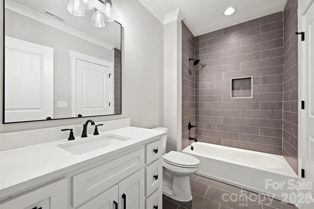 8163 Fairview Road Charlotte NC 28226