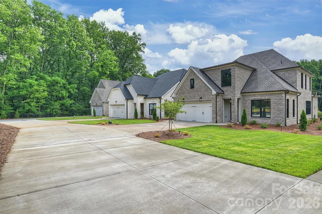 8163 Fairview Road Charlotte NC 28226