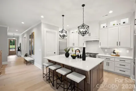 8163 Fairview Road Charlotte NC 28226
