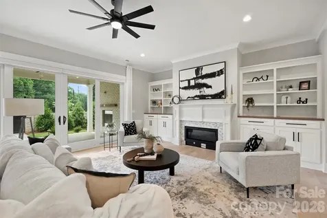 8163 Fairview Road Charlotte NC 28226