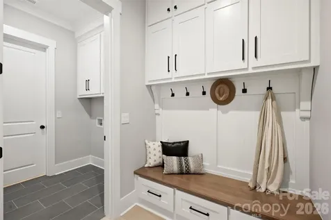 8163 Fairview Road Charlotte NC 28226