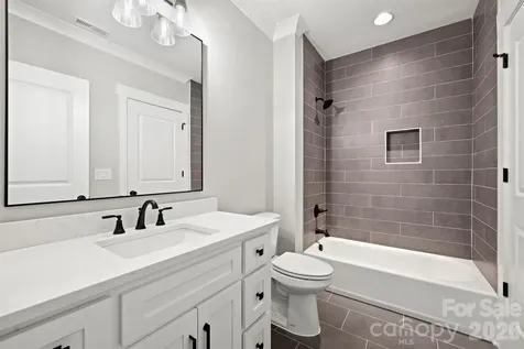 8163 Fairview Road Charlotte NC 28226