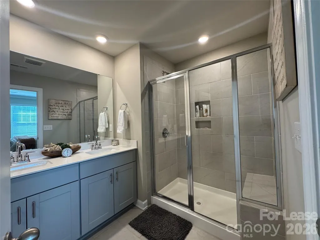 3738 Memorial Parkway Charlotte NC 28217